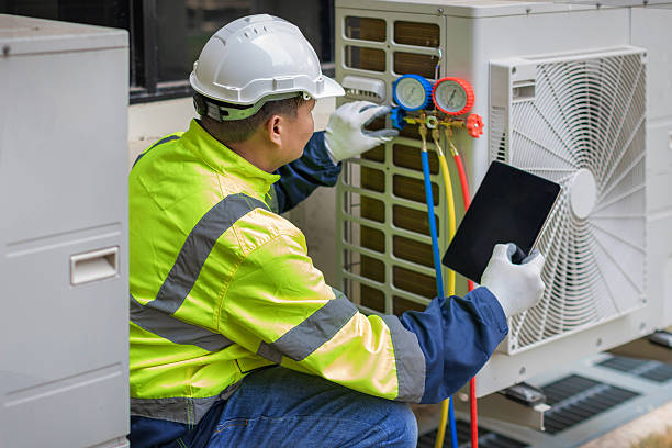 Professional Hvac technician working in Sterling Heights, MI